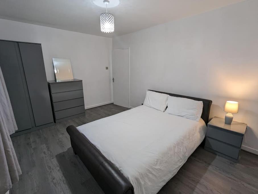 3 Bedroom Apartment Sleeps 8 إدنبرة المظهر الخارجي الصورة